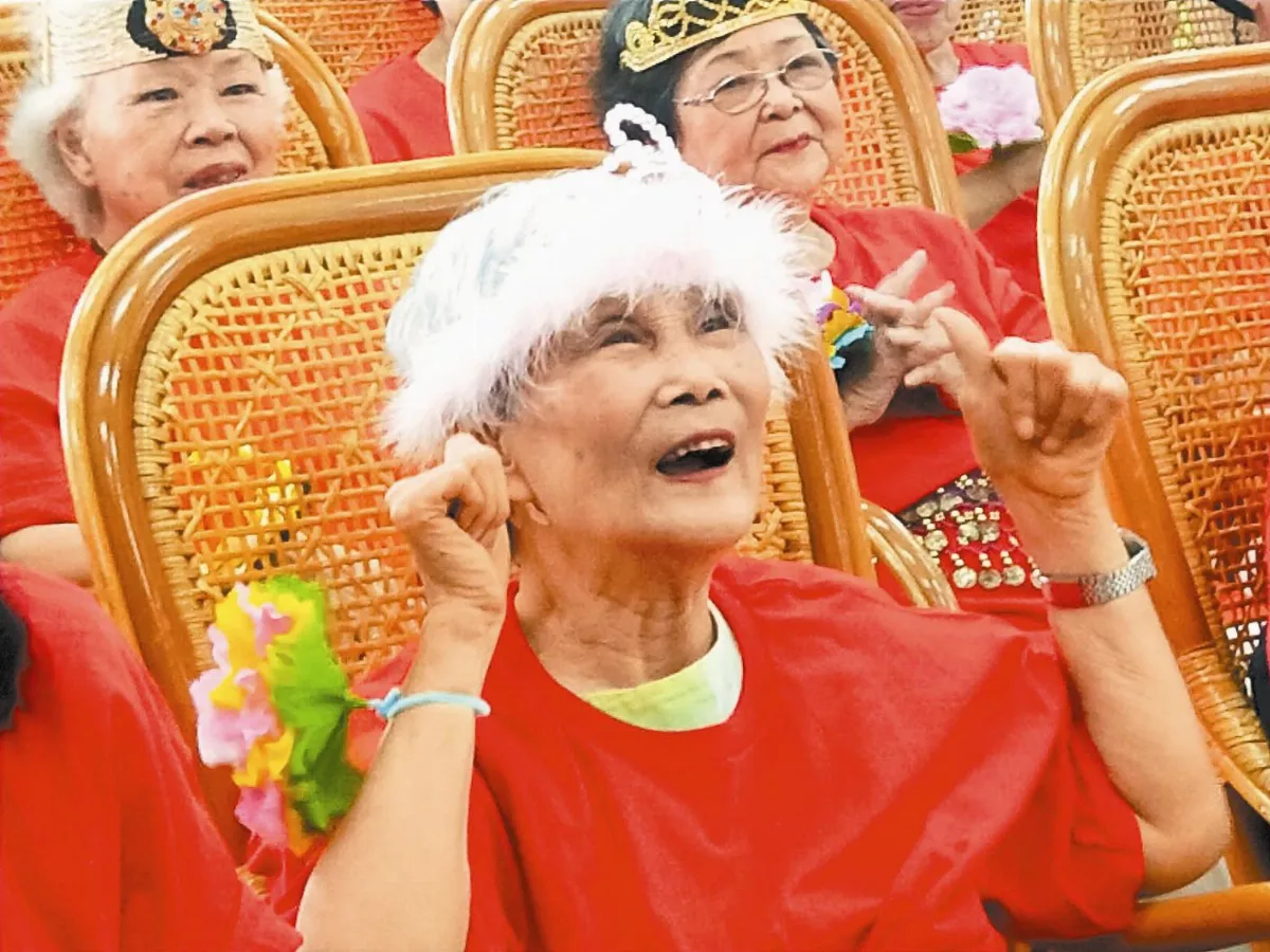 基隆增長照據點 長輩開心像上學