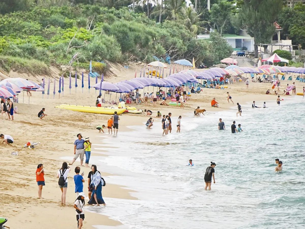 長浪不留情 墾丁沙灘縮水一半