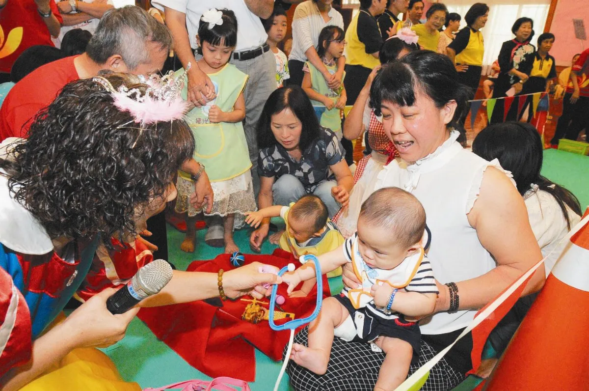 孩童當觀音菩薩契子