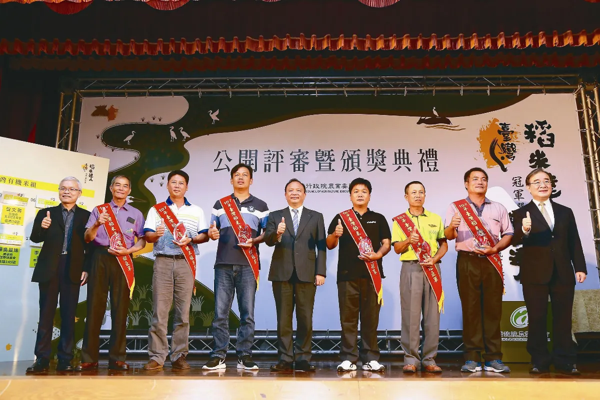 種稻像養小孩 新米王誕生