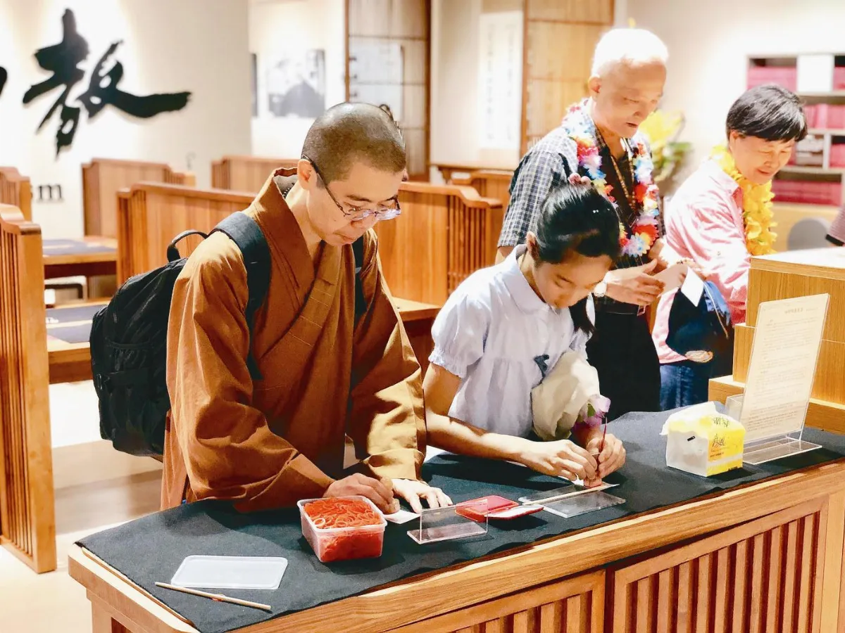 發心主動演出 獻出歡喜