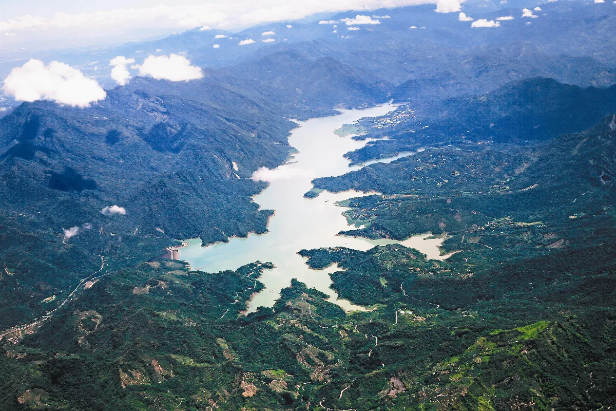 舊好茶記事  大川大山,美麗之島  ──張大川高空攝影