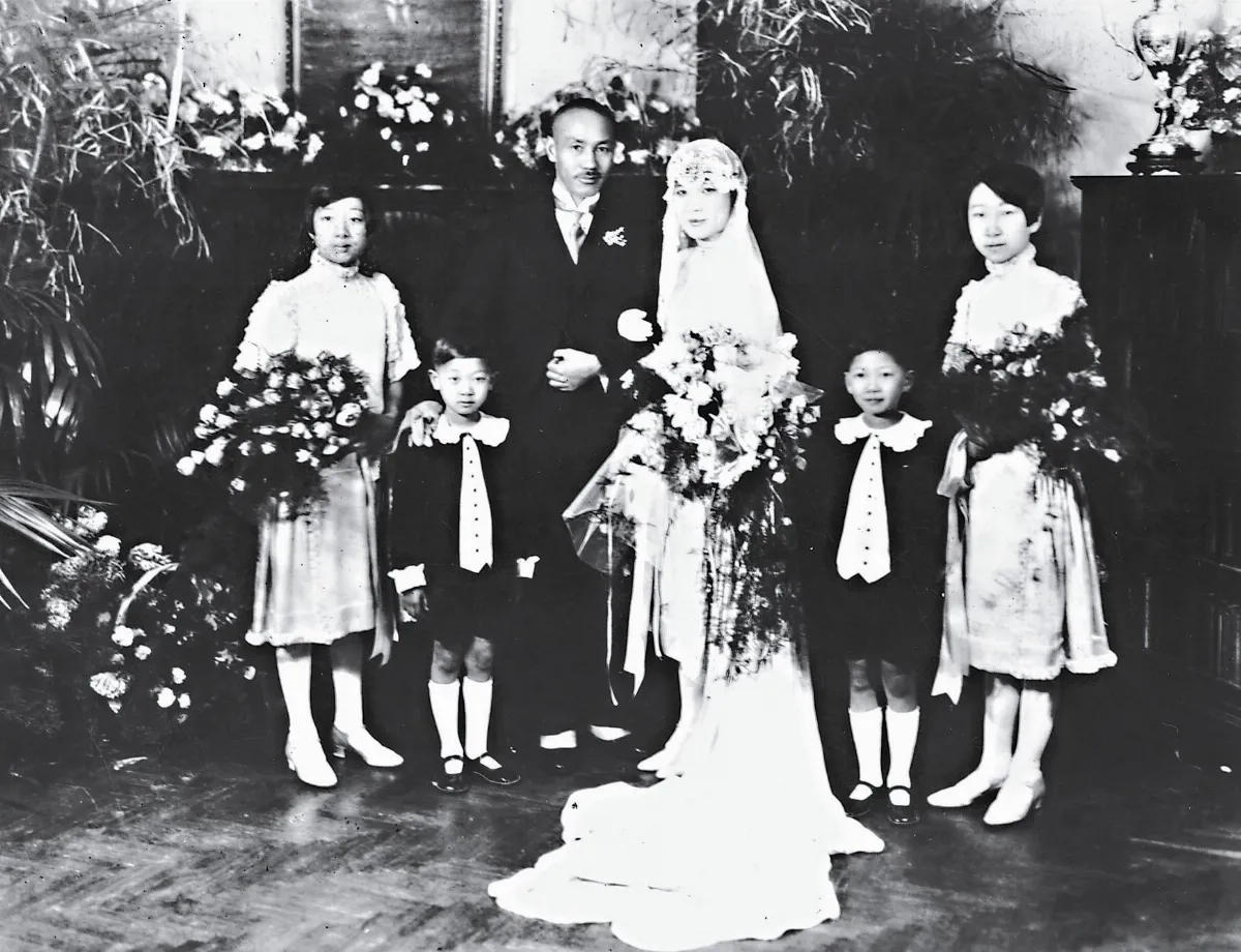 【時光走廊】    民國時尚系列(8-4)傳統與現代交接的結婚禮服