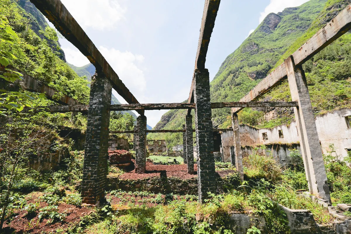 海闊天空 寧廠古鎮 大巴山下的落魄貴族