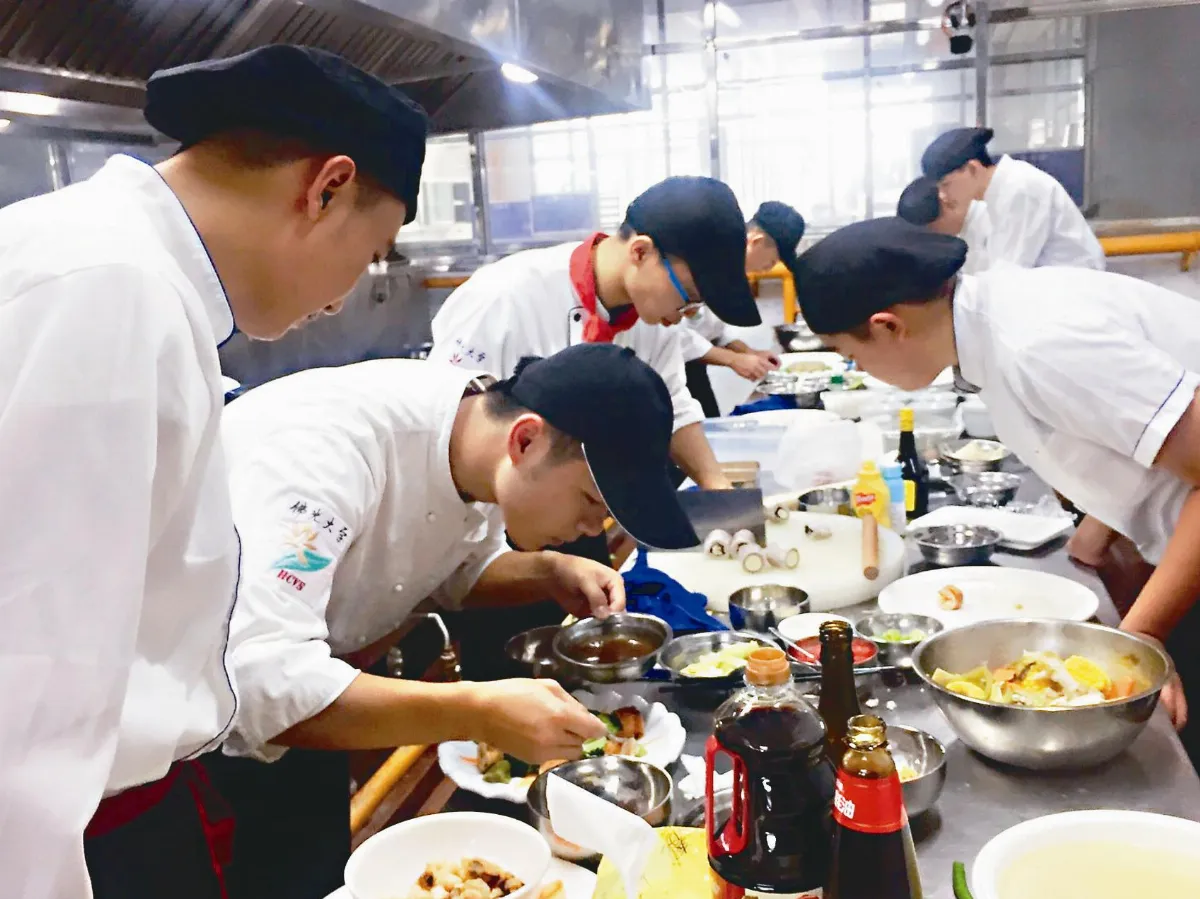 兩岸廚藝交流 佛大生展創意