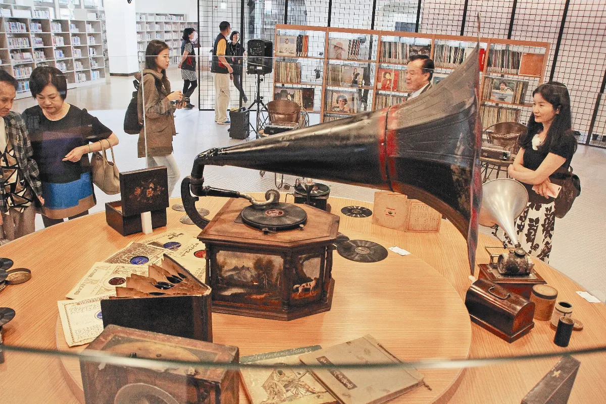 省吃儉用40年 收藏300留聲機