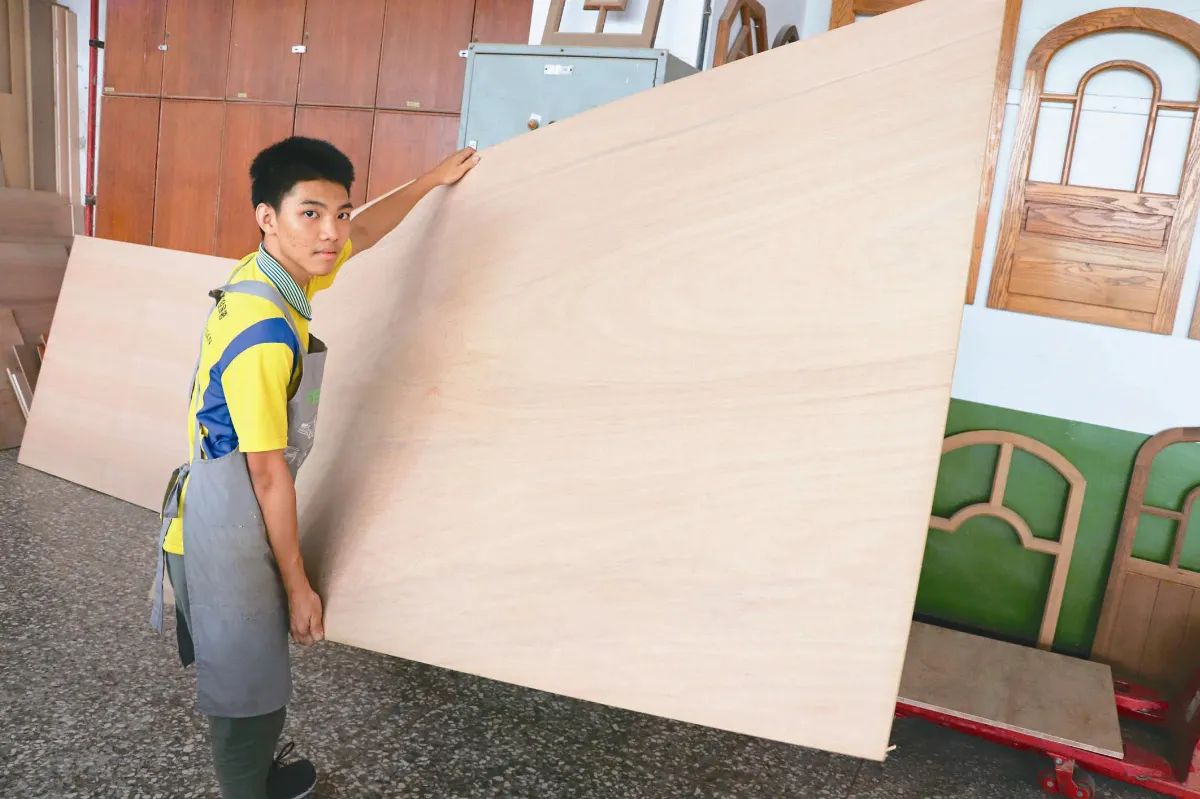 史上最瘦小  49公斤木工國手  日練13小時