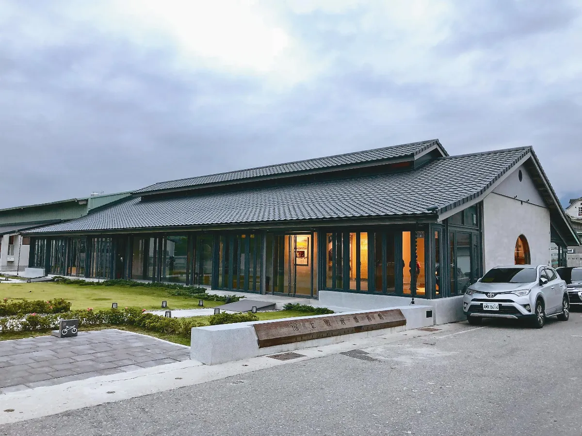 穀倉藝術館 古樸新美景