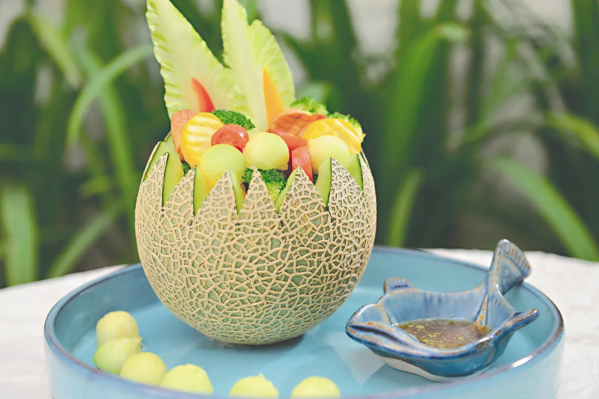 人間覺味 來自「藍海農夫」的洋香瓜盅溫沙拉