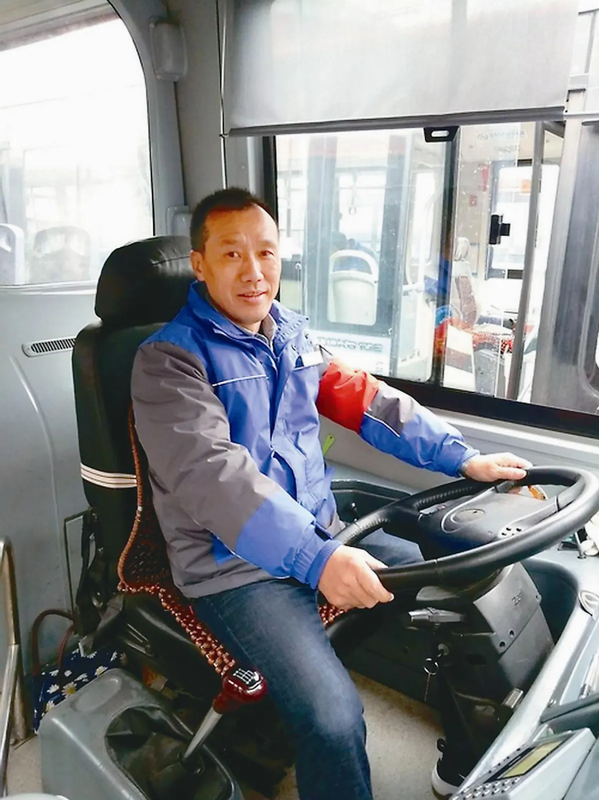 成都公車司機 藏著畫牡丹高手