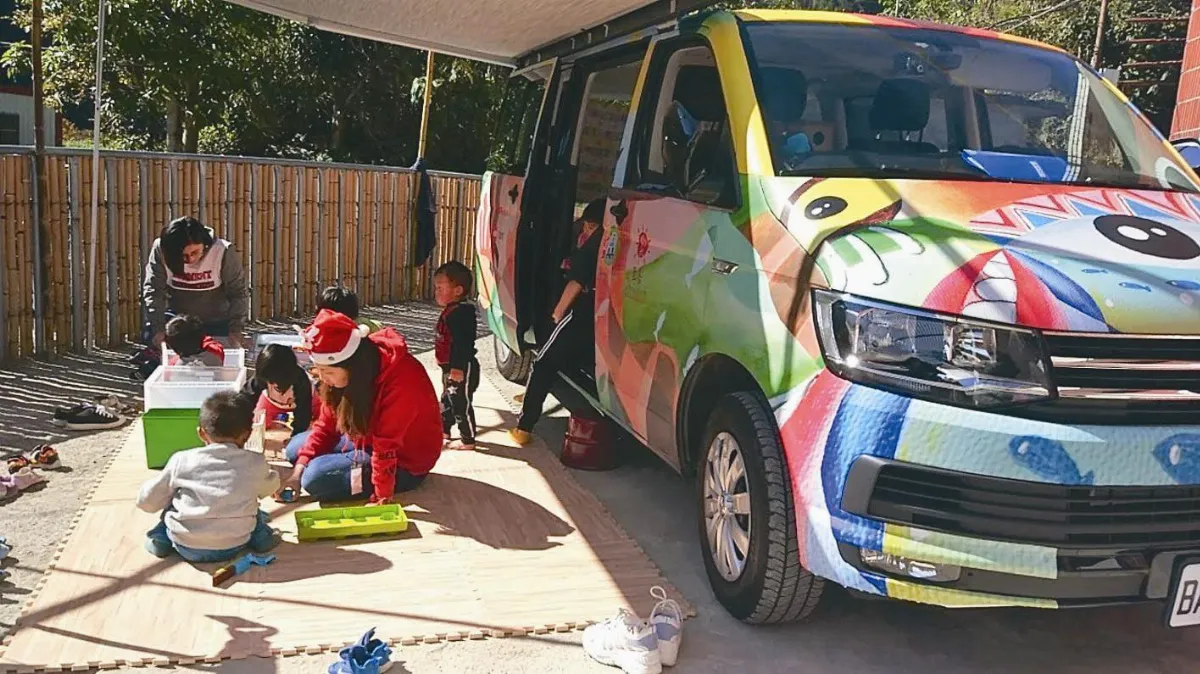 全台首輛 行動幼兒園上路
