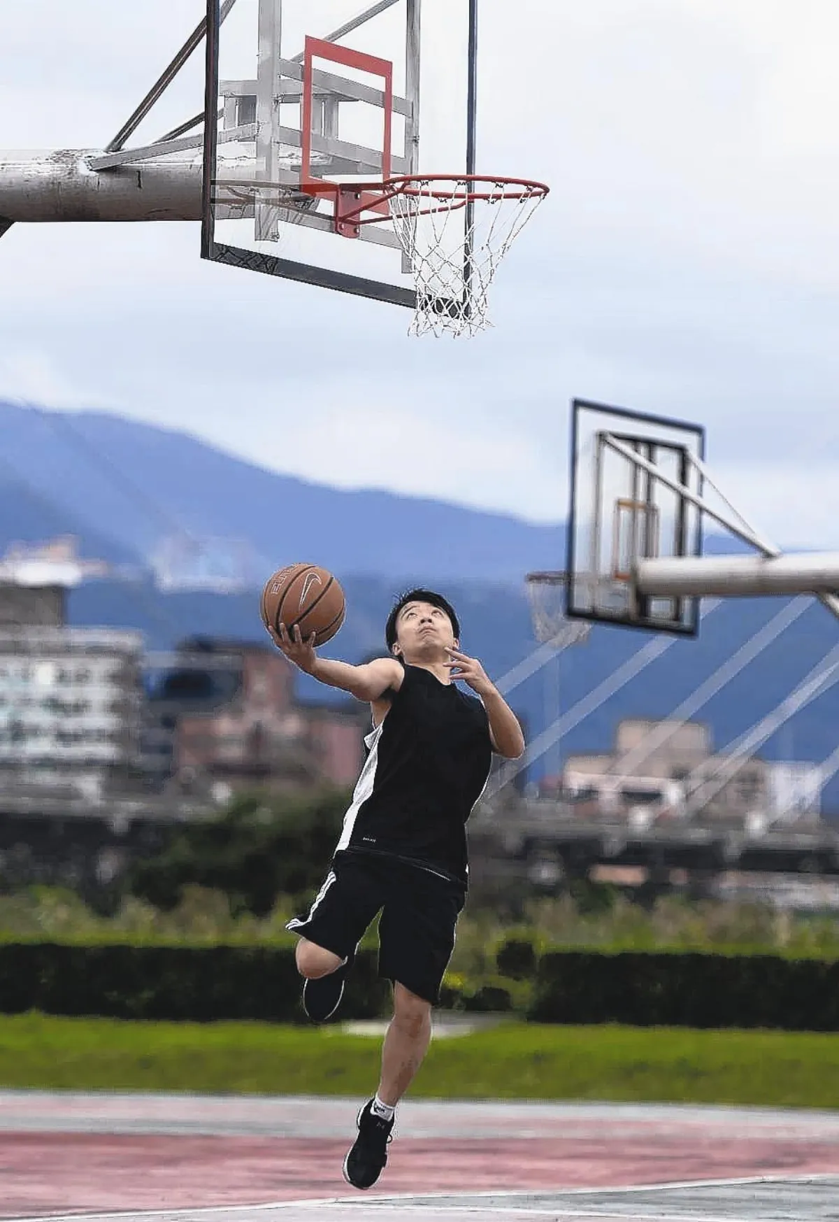 運動傷害你我他 扭傷硬打球 腳踝痛半年