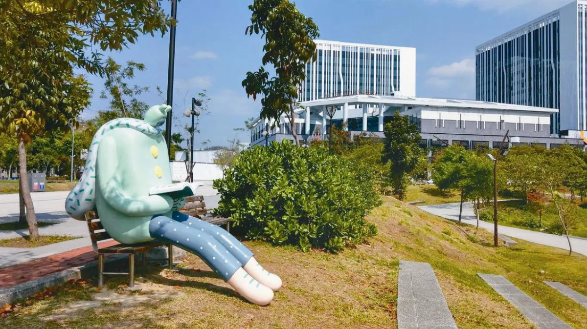 IG打卡熱點 看藍巨人坐建築