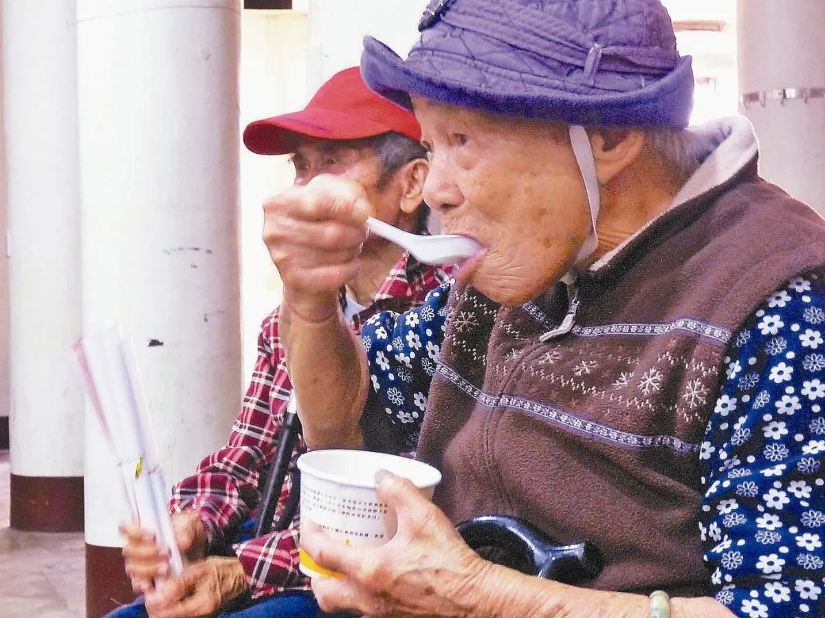 神明聯誼牽線 供養聖帝廟神尊