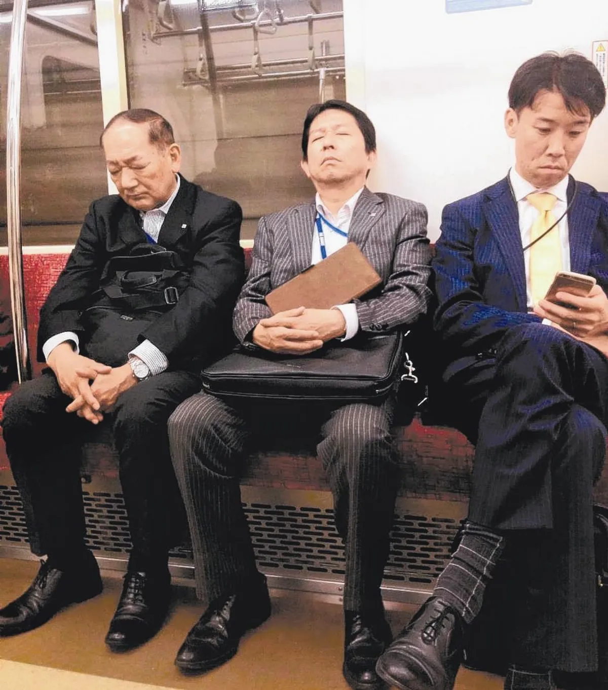 捷運上補眠 醫生：反而有害
