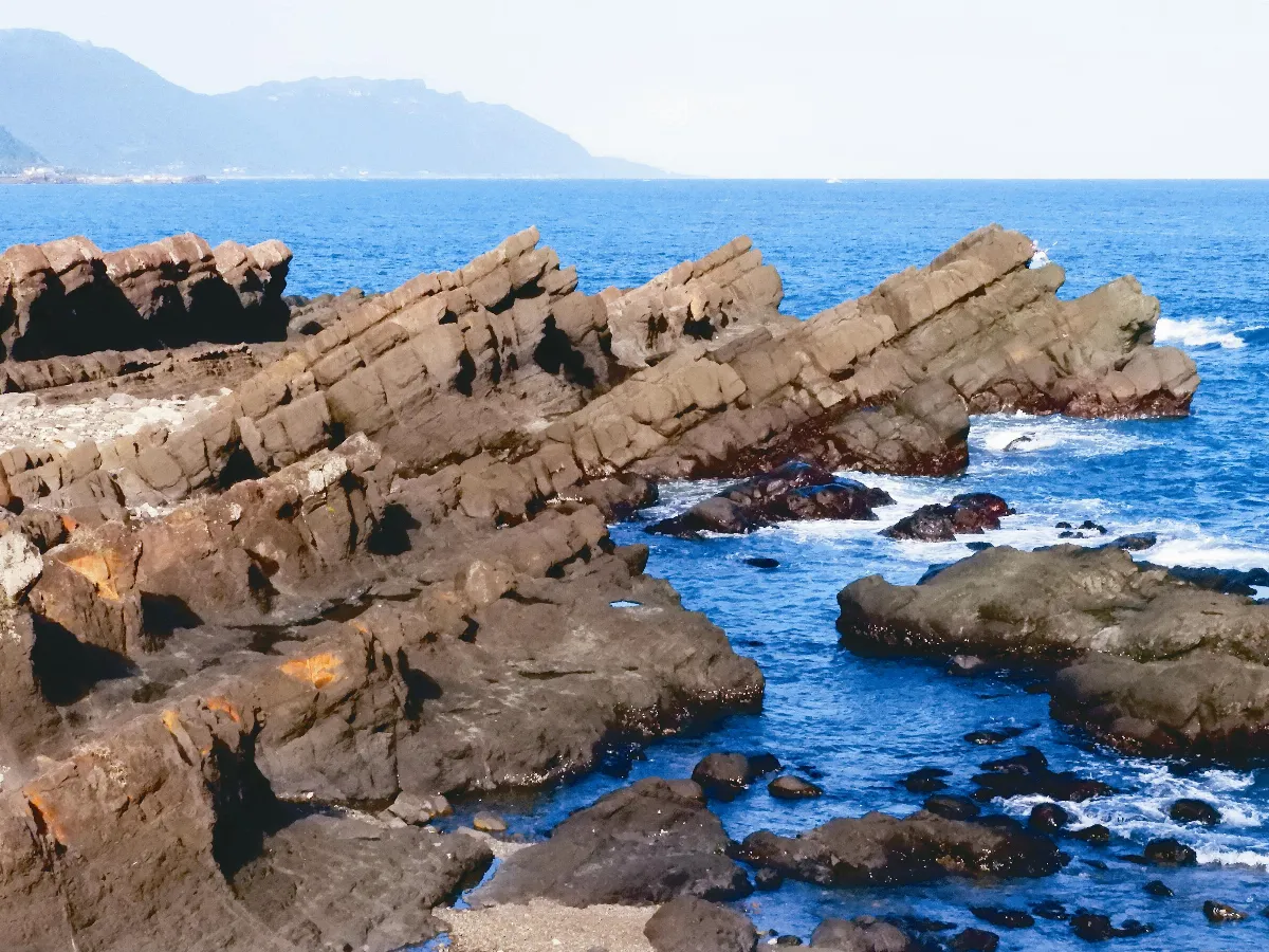 海闊天空 馳騁東北角 一覽山海奇岩