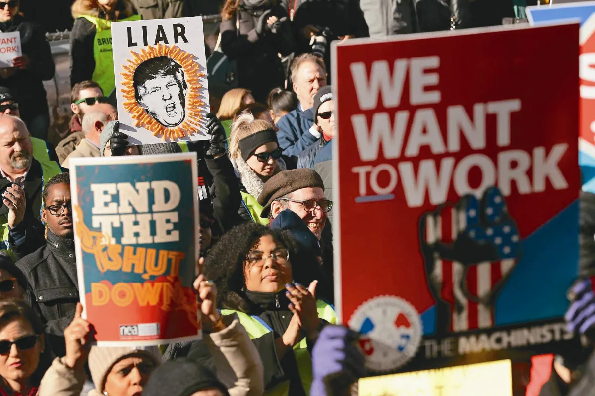 川普堅持築牆 隨時宣布緊急狀態