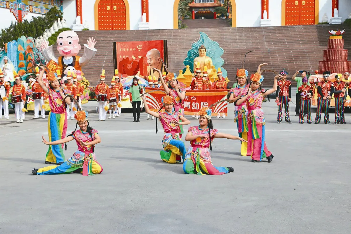三好花車灑淨 祝願圓滿歡喜