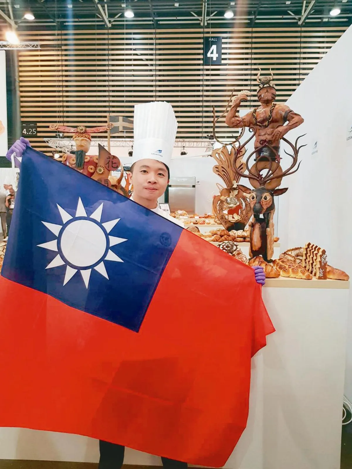 法國麵包師傅大賽 台青張廷瑋 奪最佳工藝獎