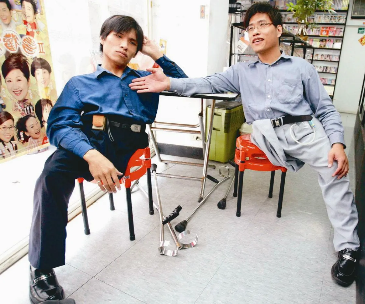 連體嬰哥哥張忠仁 猝逝