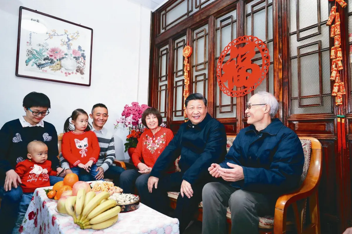 登春運列車 李克強 關心農民工工資是否拿到