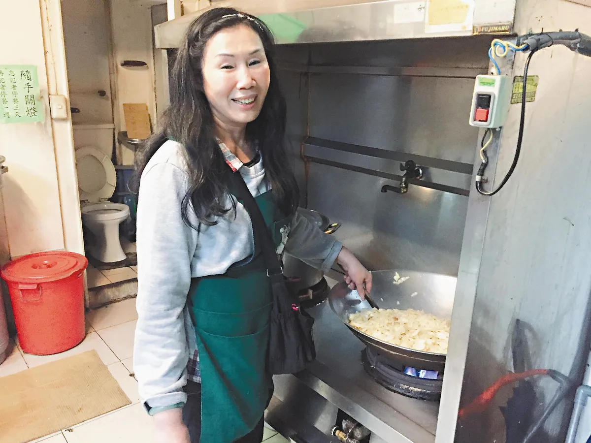 原想領便當 竟變義工廚娘