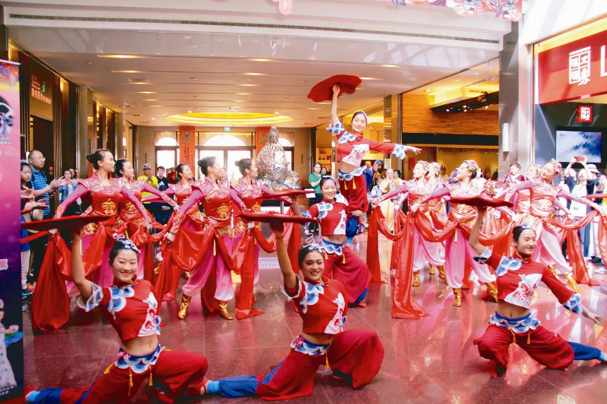 河南文藝演出 佛館遊客驚豔