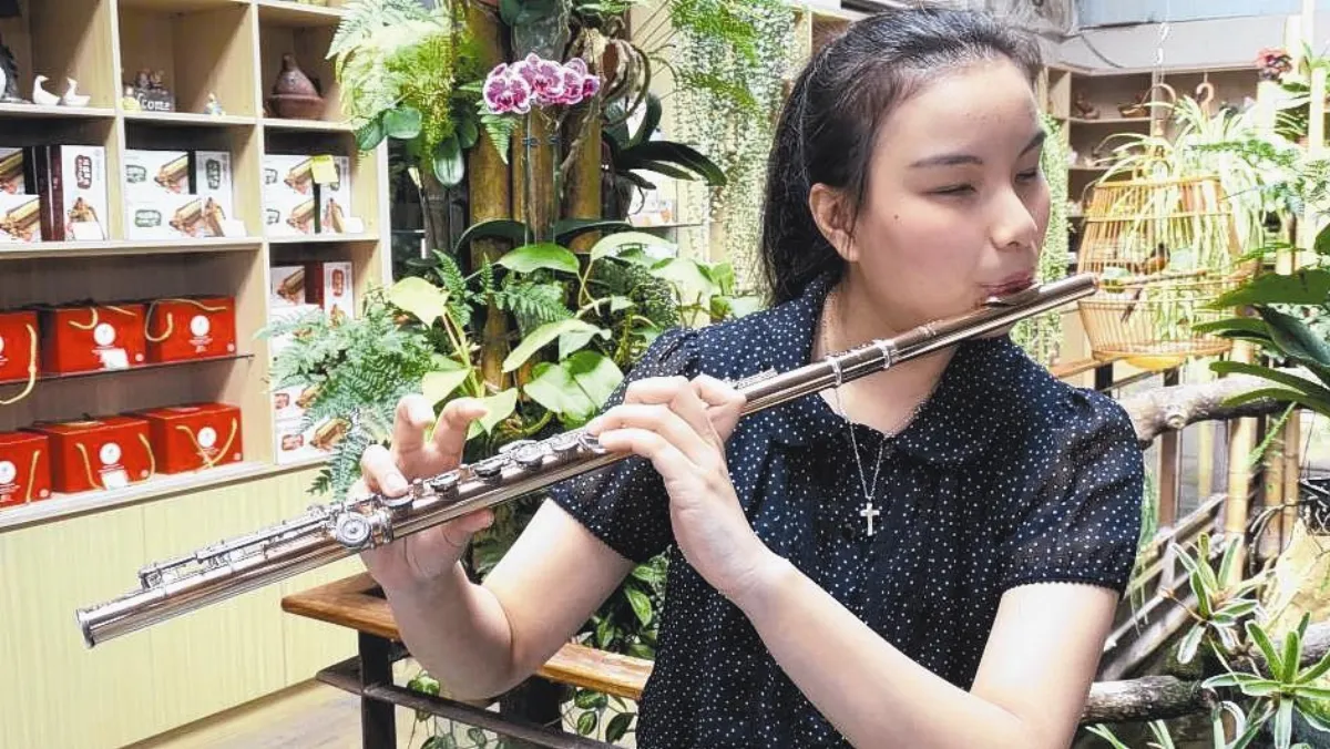 全盲長笛生 吹開德國大學門