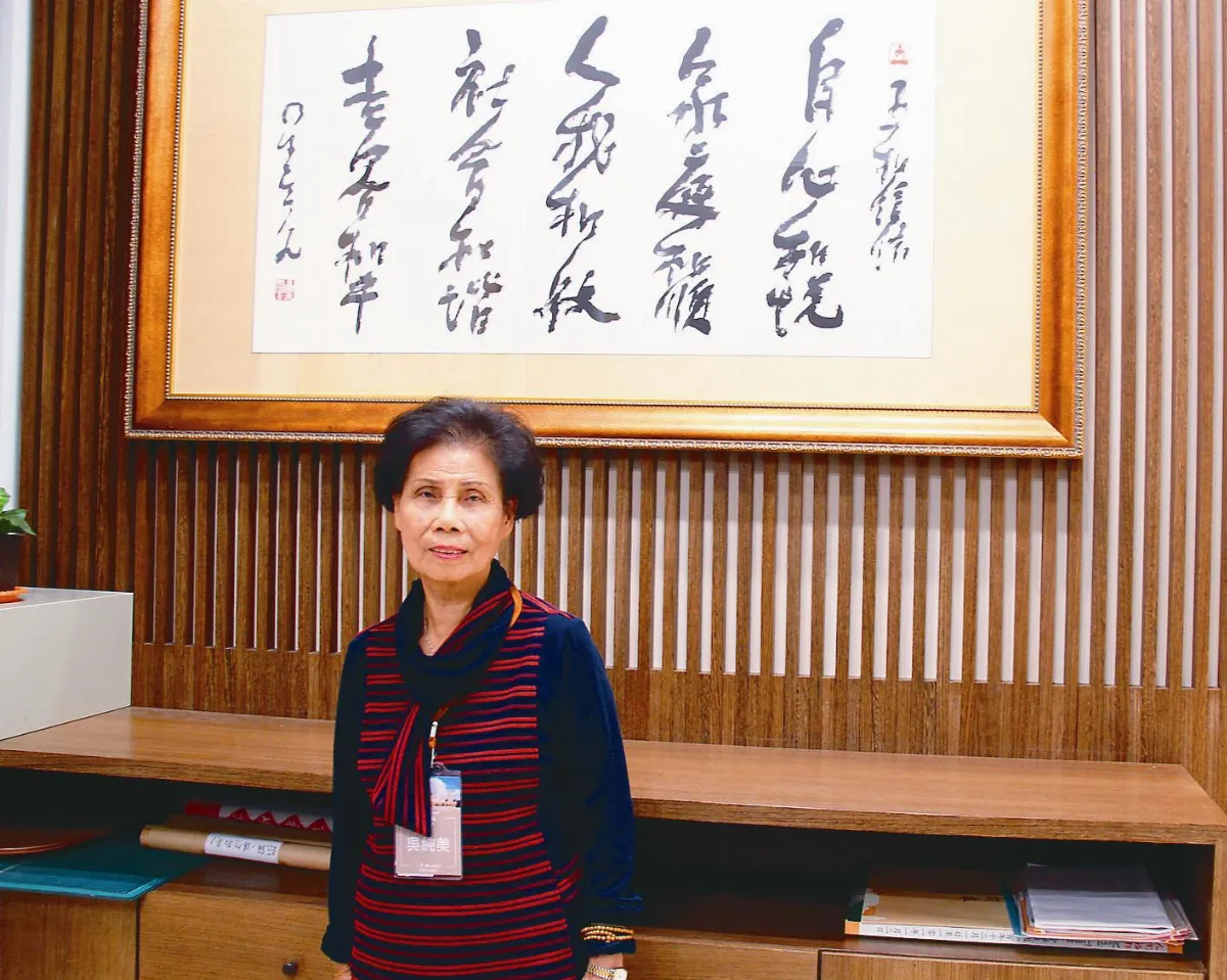 吳純美、吳純芷做佛手 樂結佛緣
