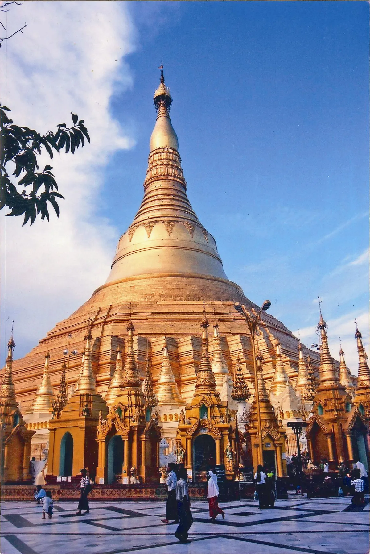 海闊天空  緬甸見聞錄  上  佛寺金璧輝煌 人民虔誠信仰
