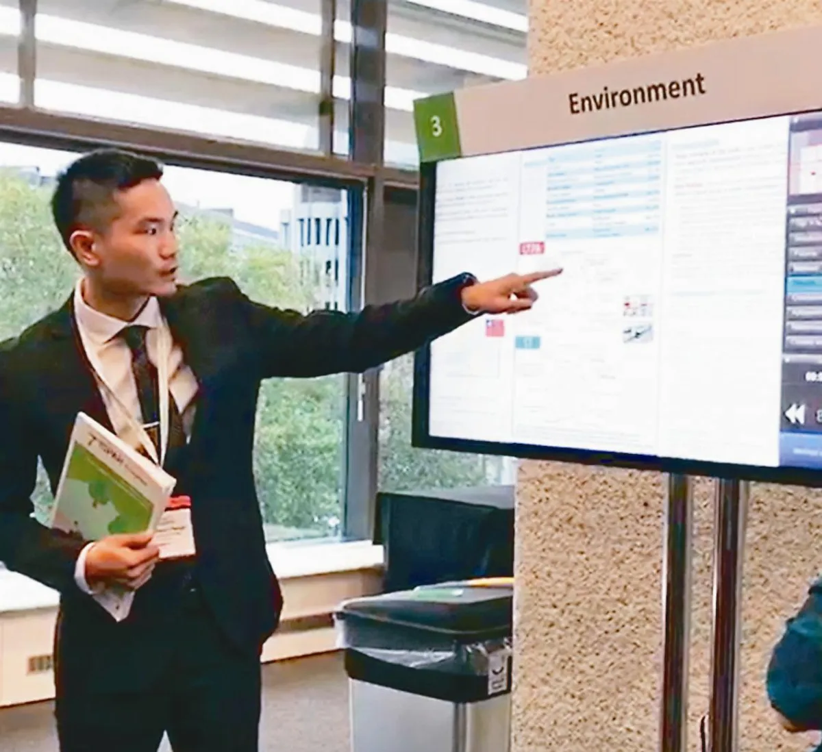 堅持到底  拳擊小子成體育博士