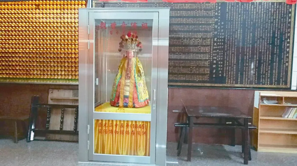 泥塑菩薩怕香火 恆溫恆溼保護