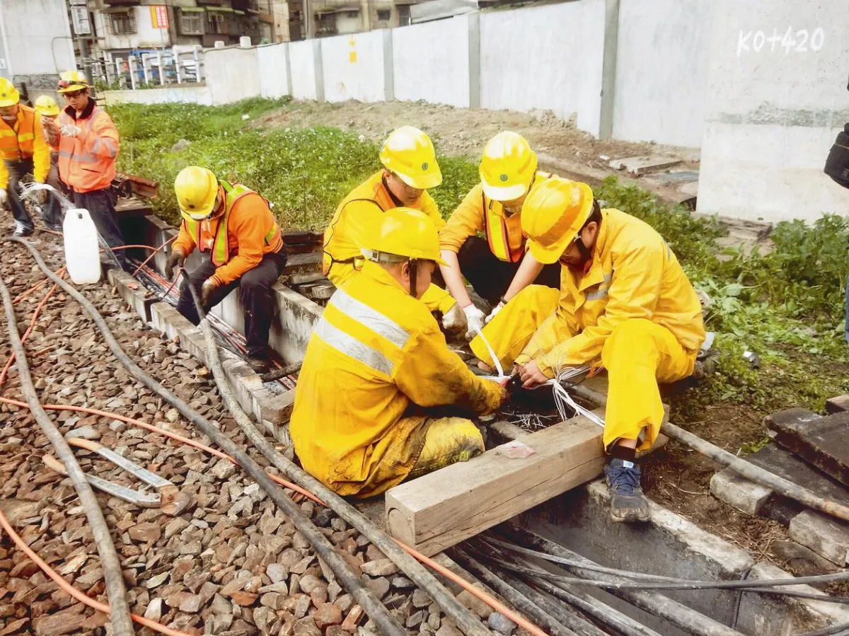 基隆站電纜起火 誤點影響逾萬人