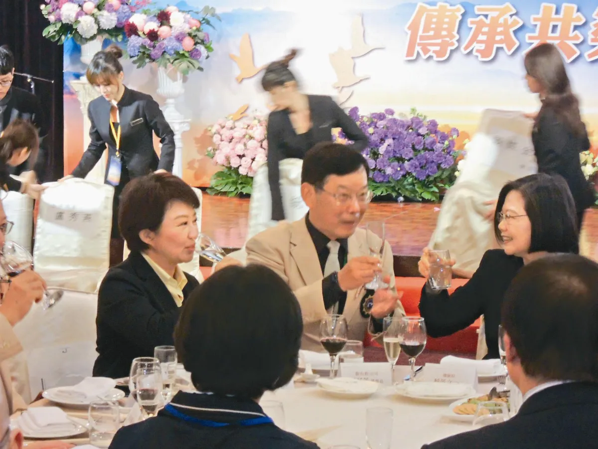 磐石會長交接 企業界促政府拚經濟