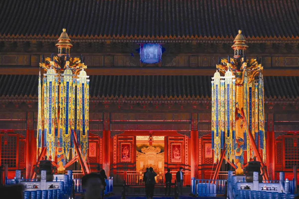 公益拍賣  北京故宮萬壽燈、天燈 近億拍出