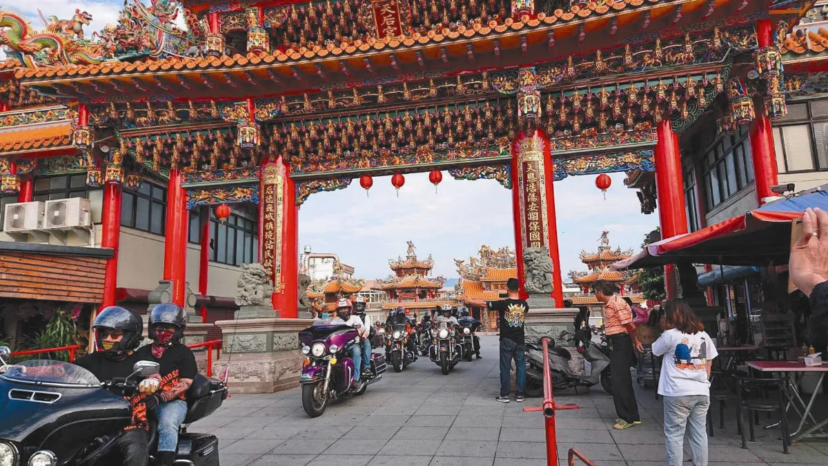 哈雷車隊報馬仔 迎大甲媽遶境