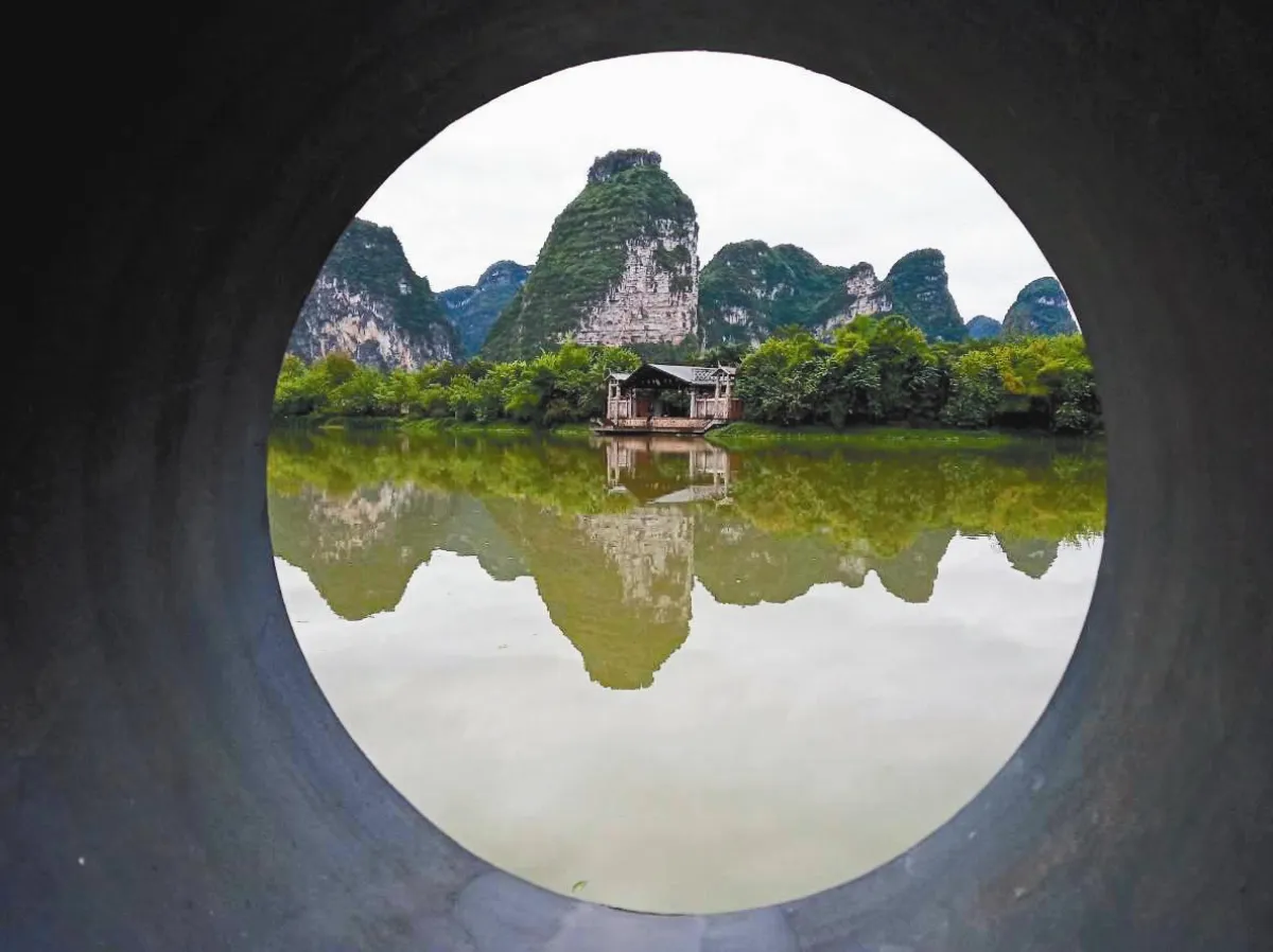 旅行風景 水中倒影
