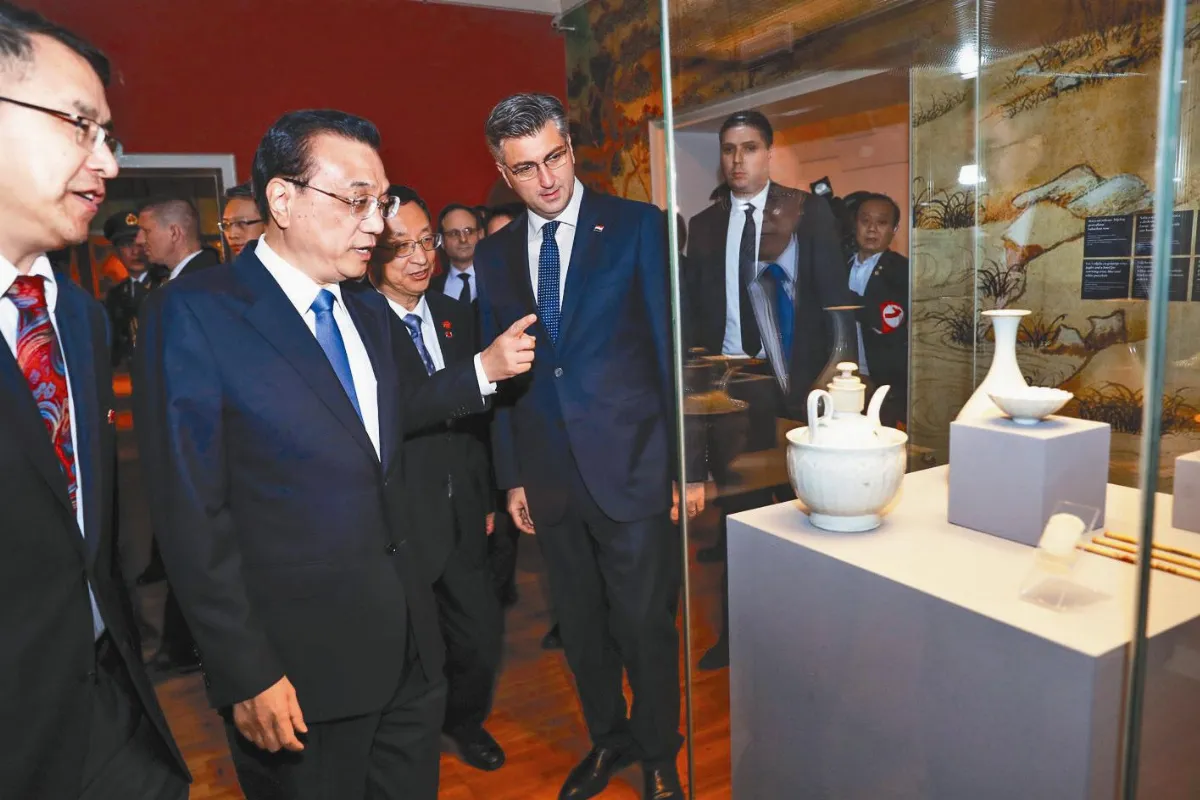 李克強訪克 出席16+1峰會