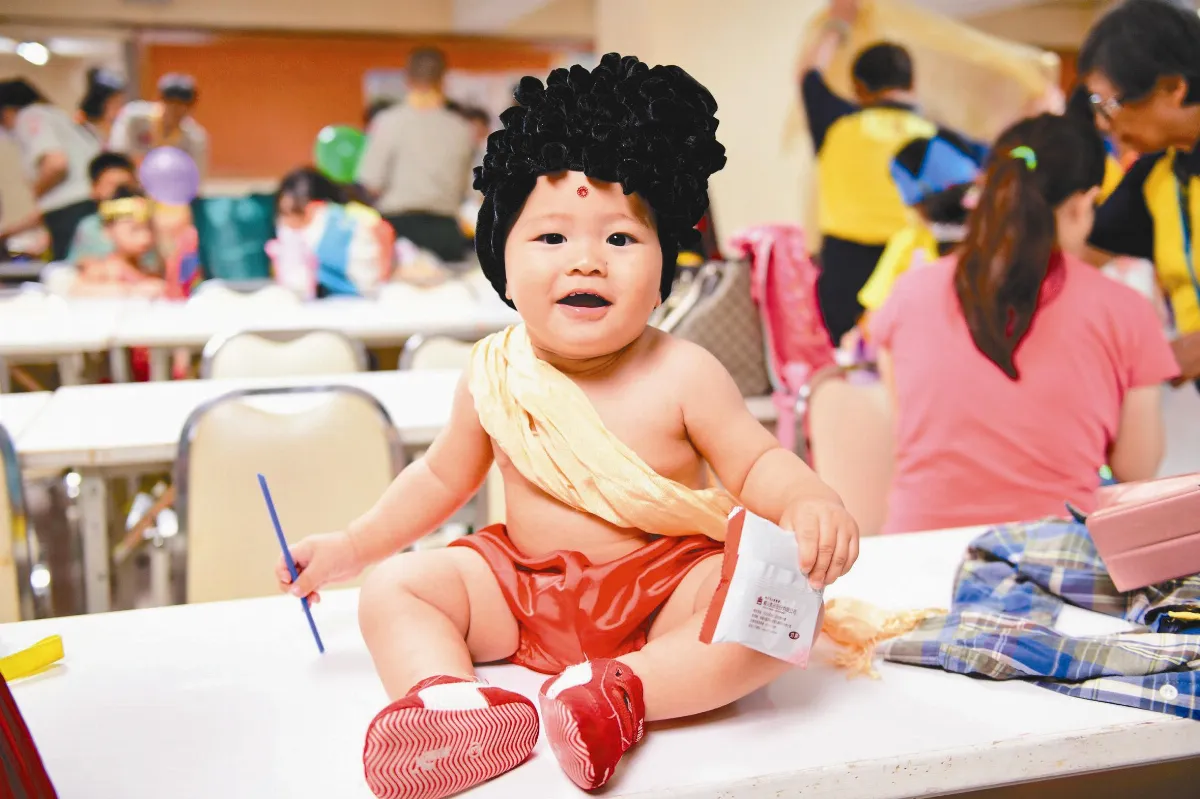 巧扮悉達多 創意走秀認識佛陀