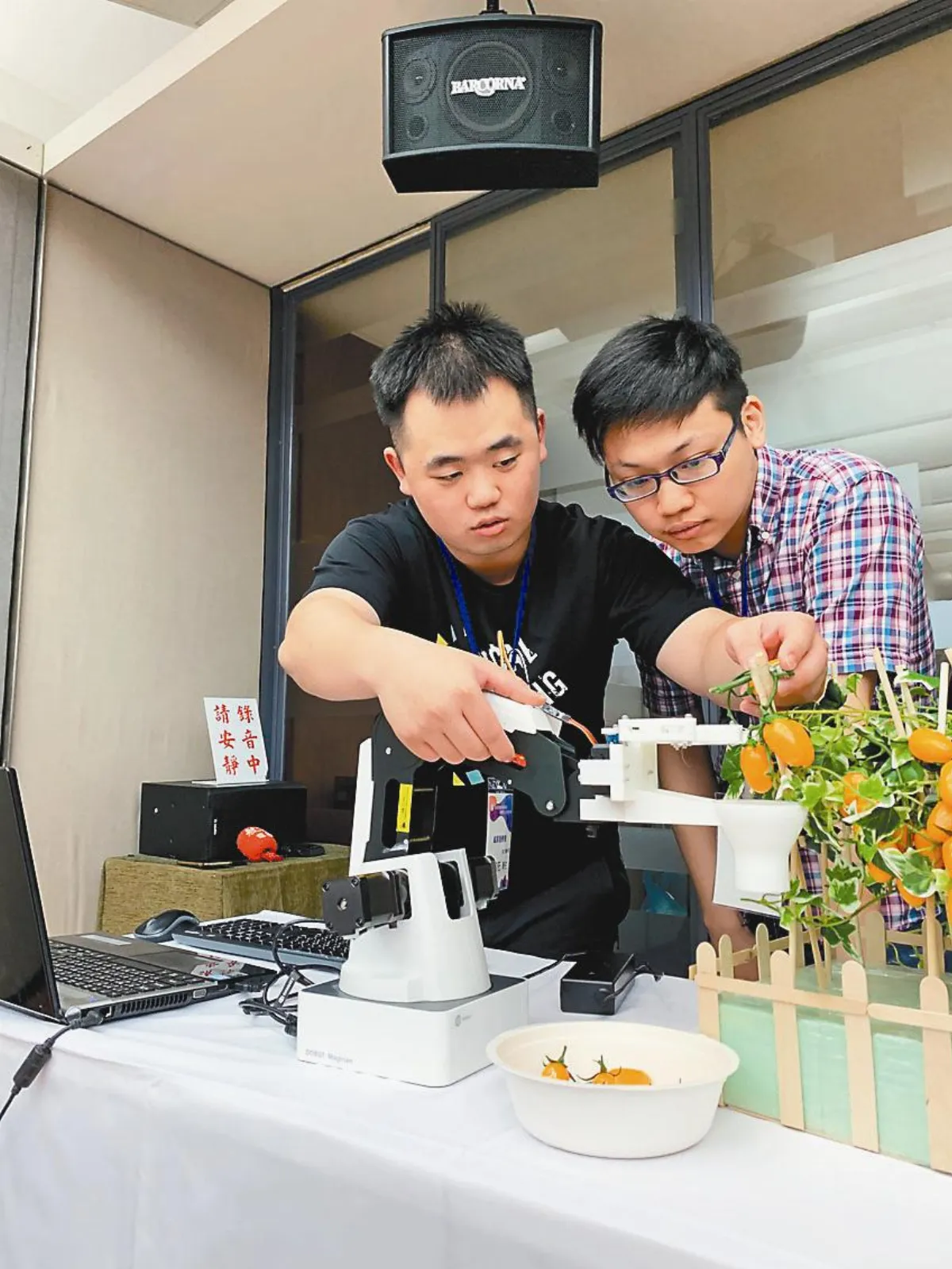 3D列印爪具 助小農採收番茄
