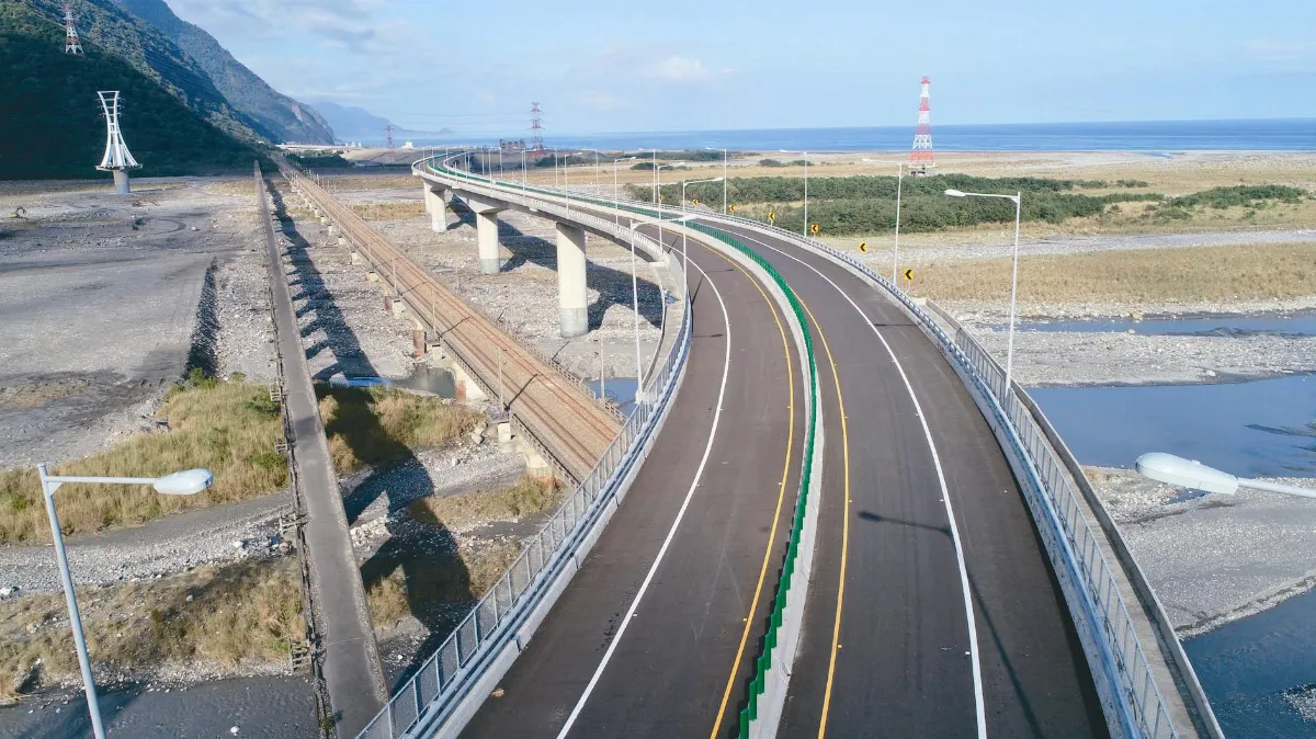 蘇花改通車 駕駛：好走又可看海