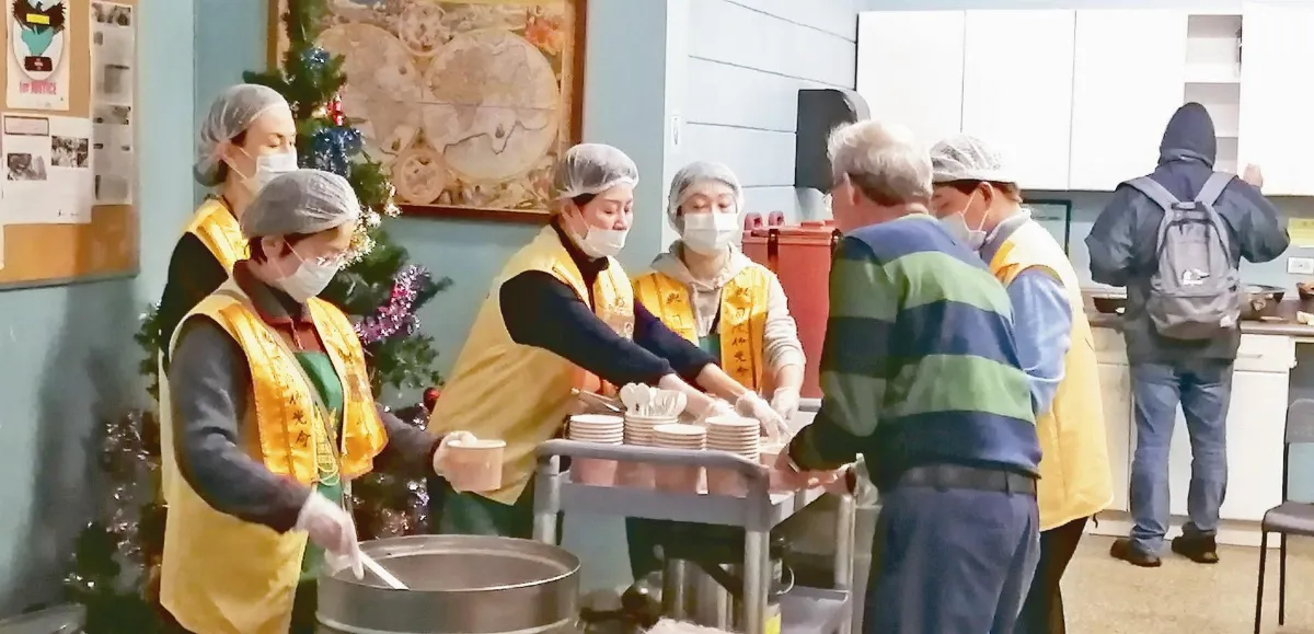 承載祝福臘八粥廣結善緣