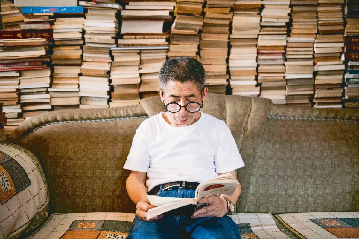 40年藏書7千冊 清潔工變書將