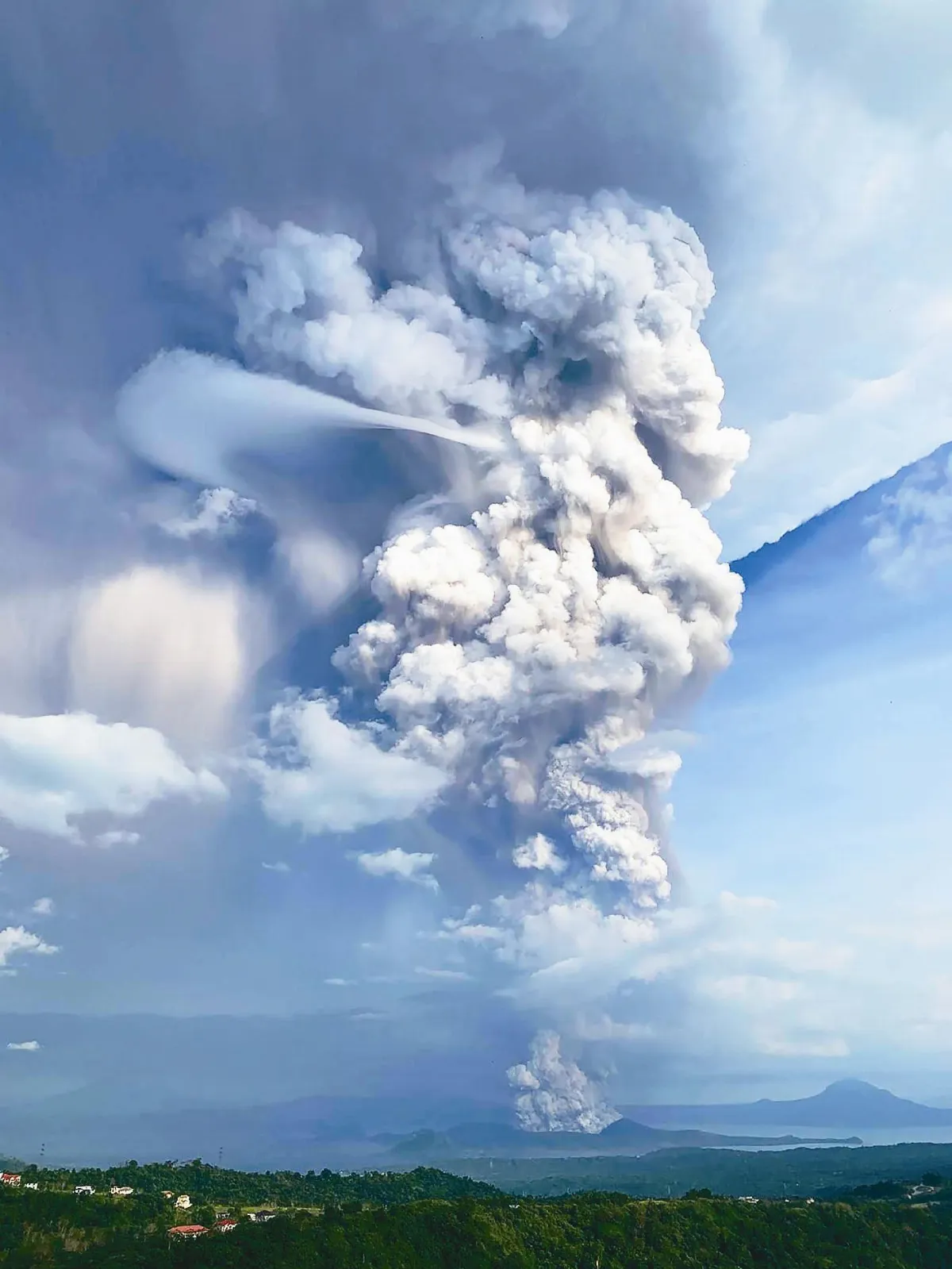 菲律賓火山 蒸氣式噴發
