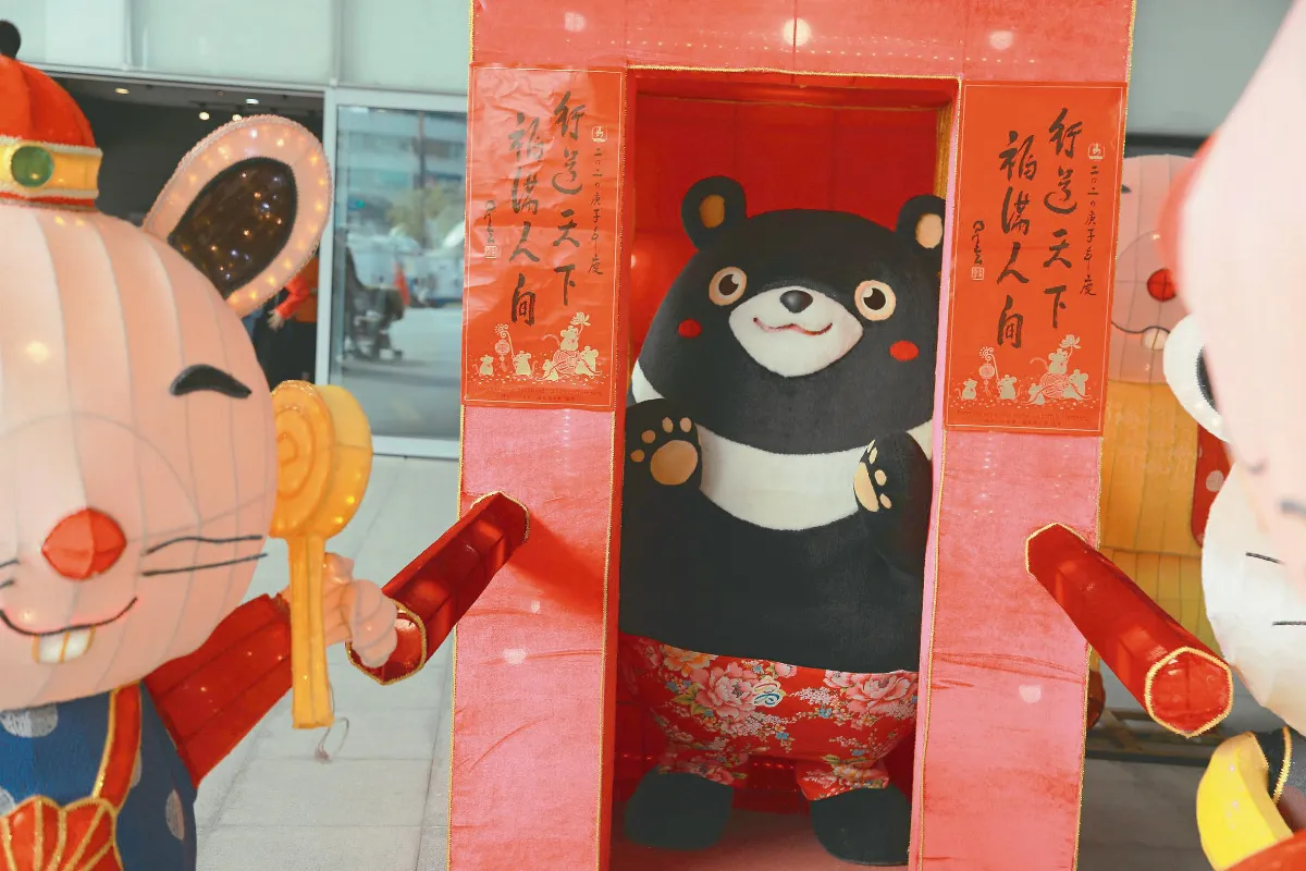 高雄燈會亮眼 佛光山科技點燈