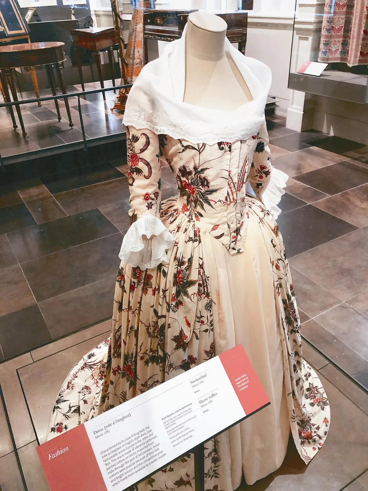 看世界傳統服飾之美vol.1上英國高雅淑女翩翩紳士 英倫萬年不敗時尚