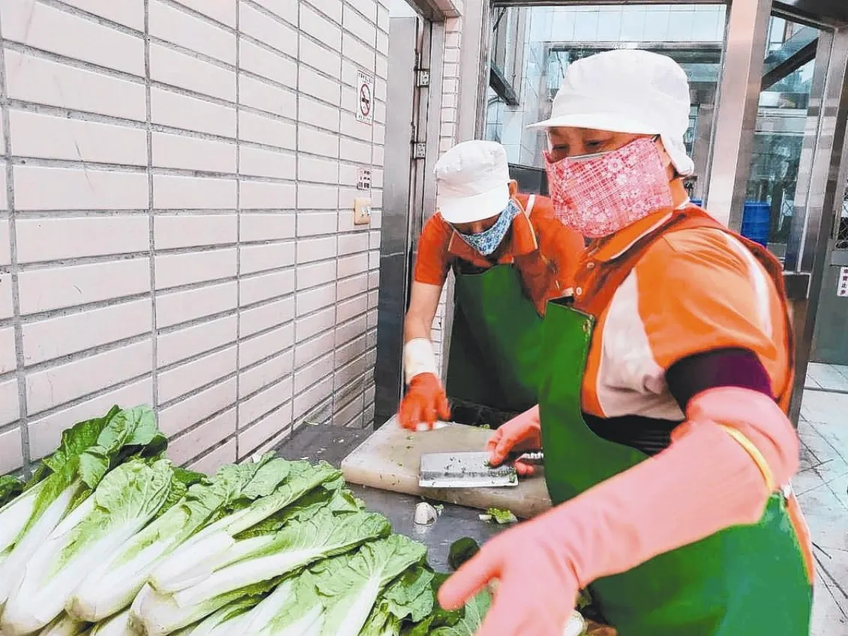 校園廚工口罩荒 憂成防疫破口