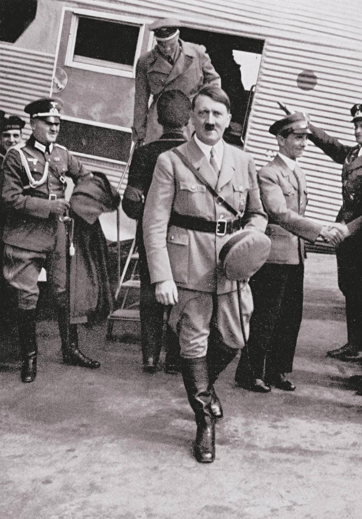 【時光走廊】     世界文明系列：德國(8-5)希特勒與納粹帝國的興亡