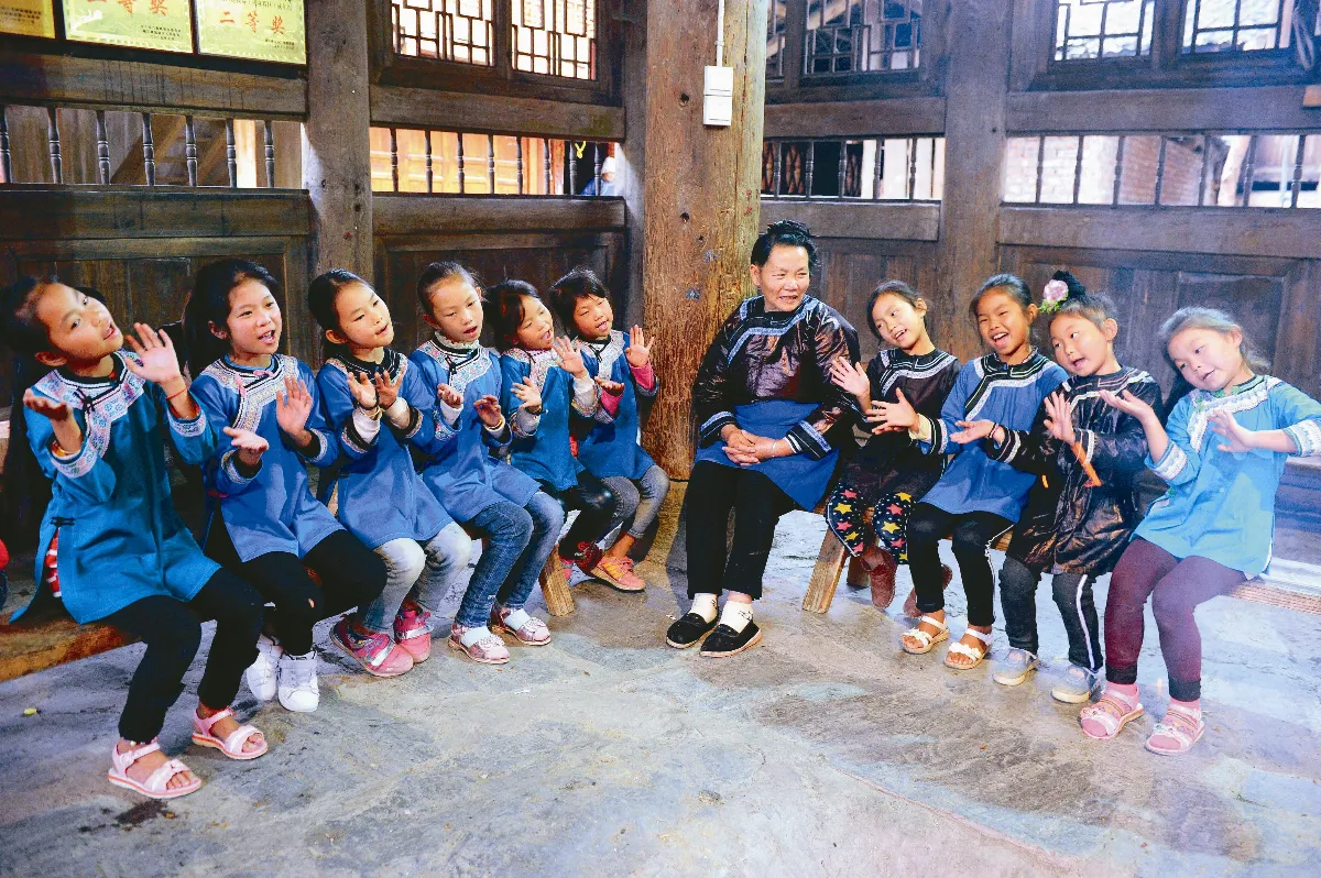 侗歌傳承人胡官美教唱侗歌 唱出快樂人生