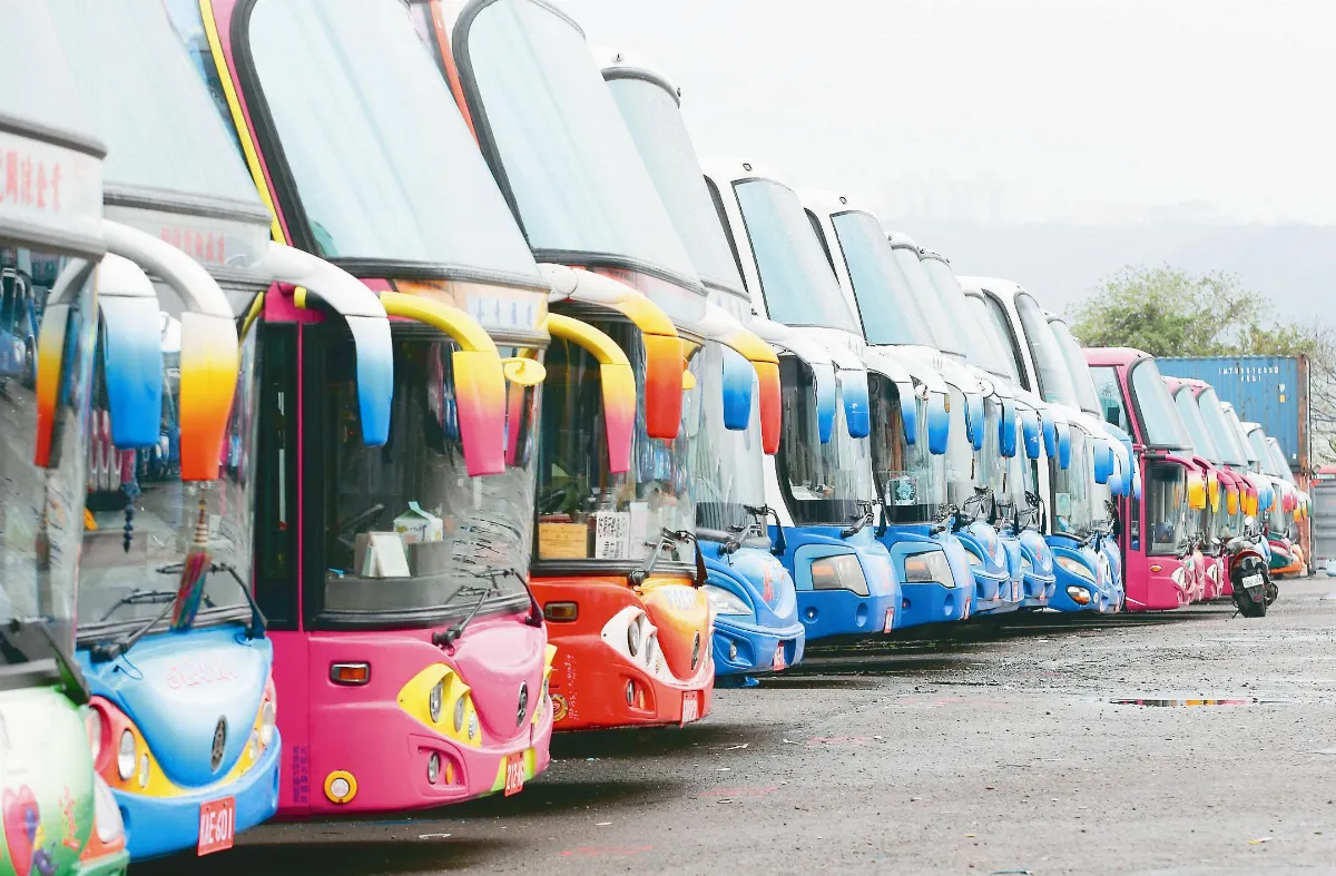 遊覽車紓困 年省2.4萬